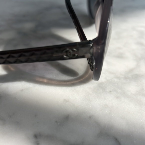 Chanel sunglasses - Picture 4 of 9